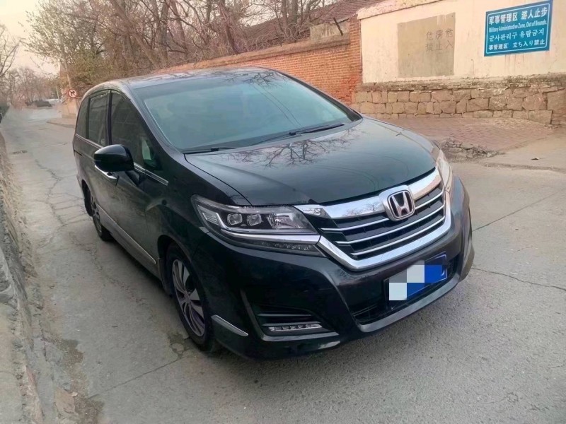 青岛17年本田艾力绅3