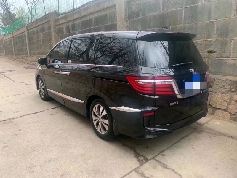 青岛17年本田艾力绅7