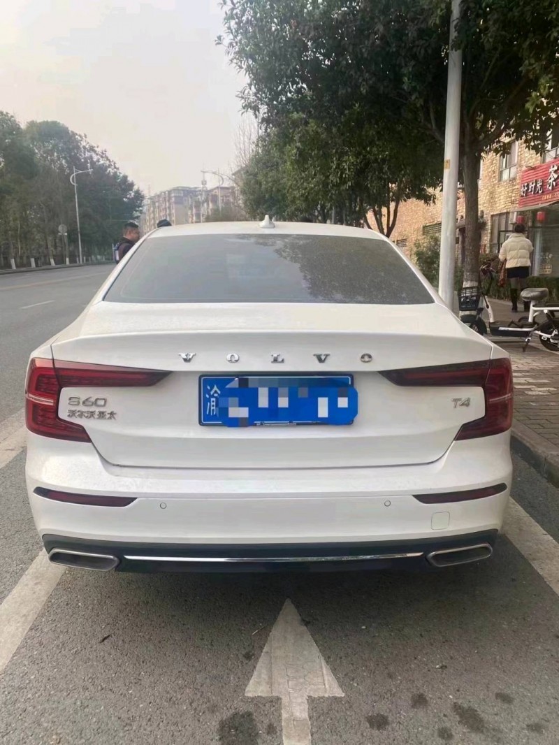 重庆21年沃尔沃S60L5