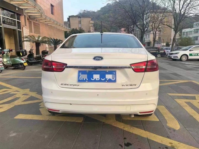 嘉兴18年福特福睿斯6