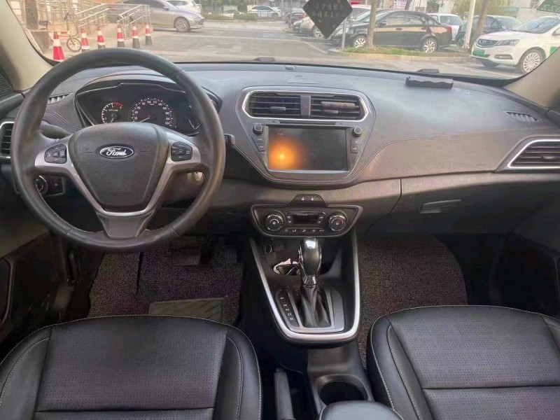 嘉兴18年福特福睿斯8