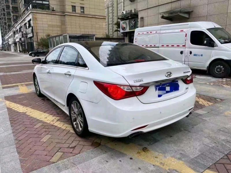 嘉兴15年现代索纳塔八9