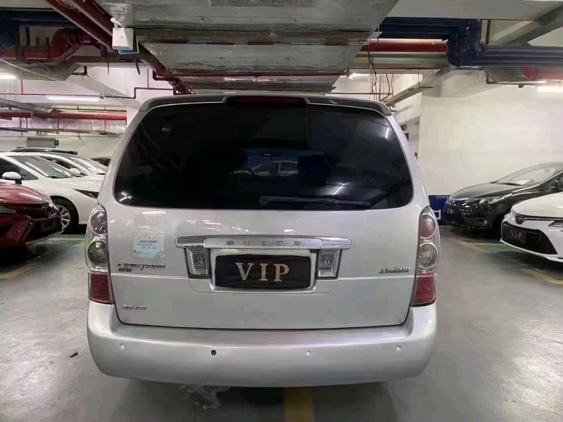 湖州09年别克GL82