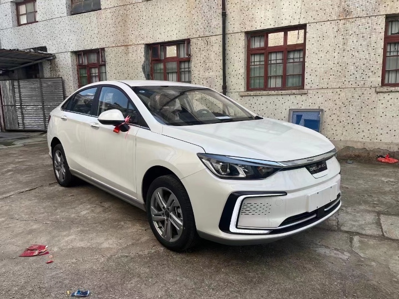 嘉兴22年北汽新能源EU系列5