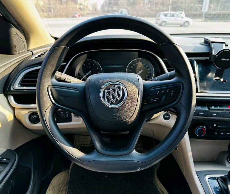 沈阳17年别克英朗7