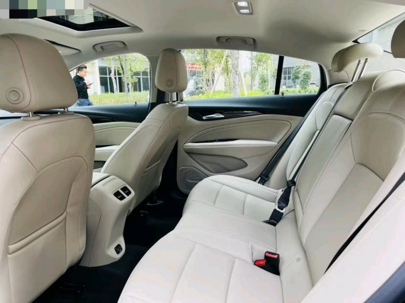 东莞21年别克君威5