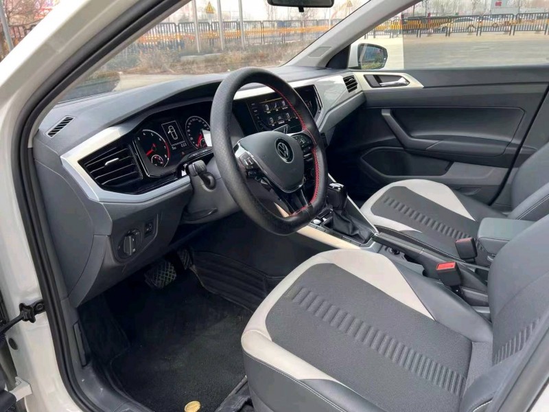 济宁22年大众polo4