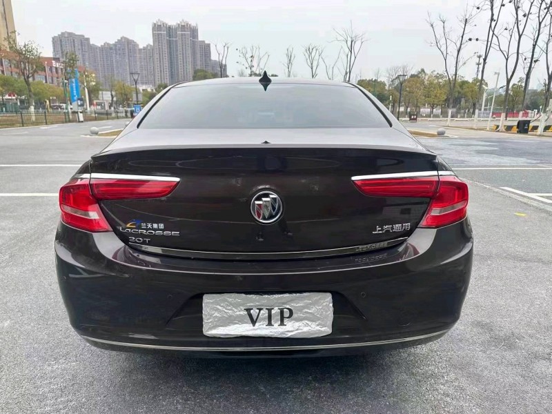 梧州17年别克君越2