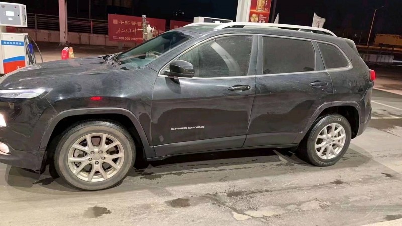 枣庄18年Jeep自由光3