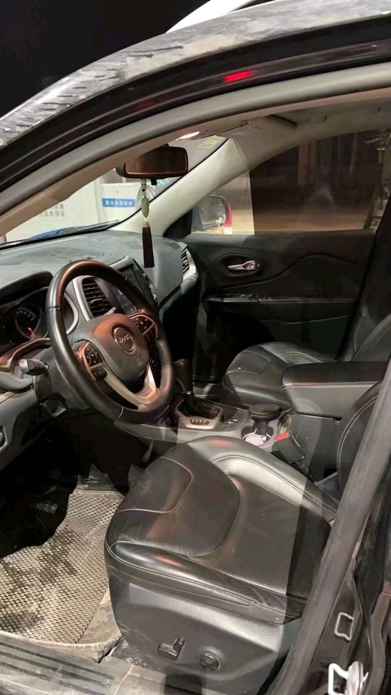 枣庄18年Jeep自由光6