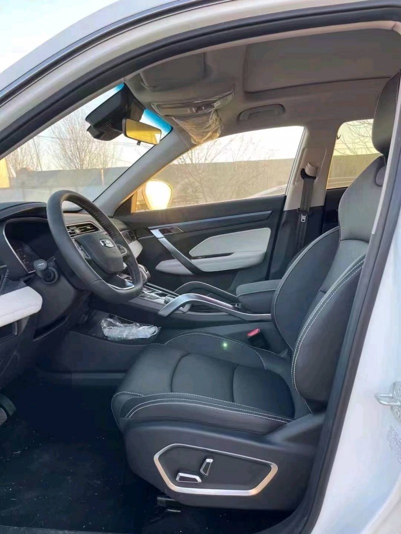 保定22年吉利博越3