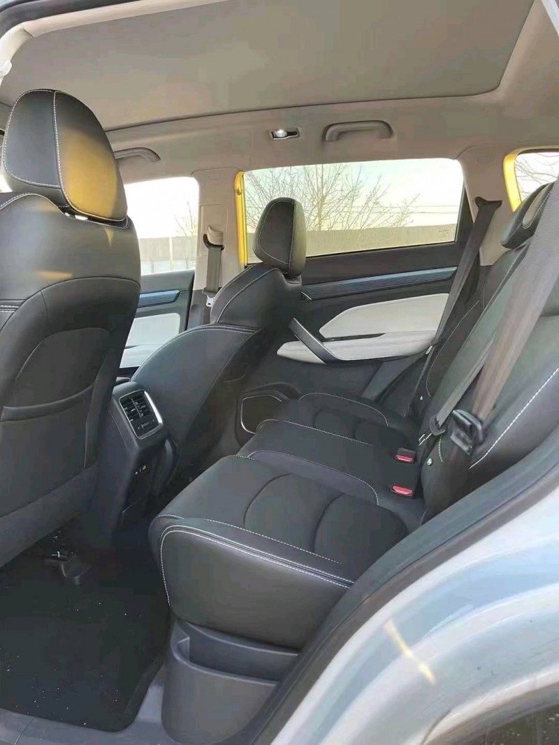 保定22年吉利博越5