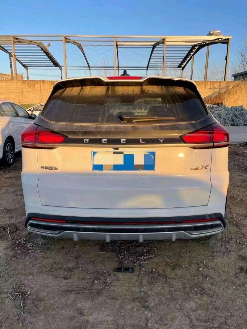 保定22年吉利博越7