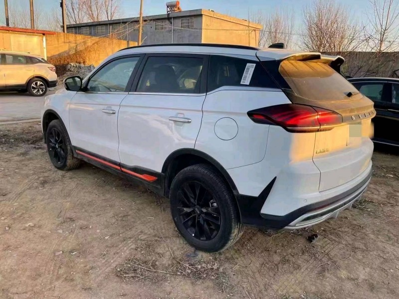 保定22年吉利博越8