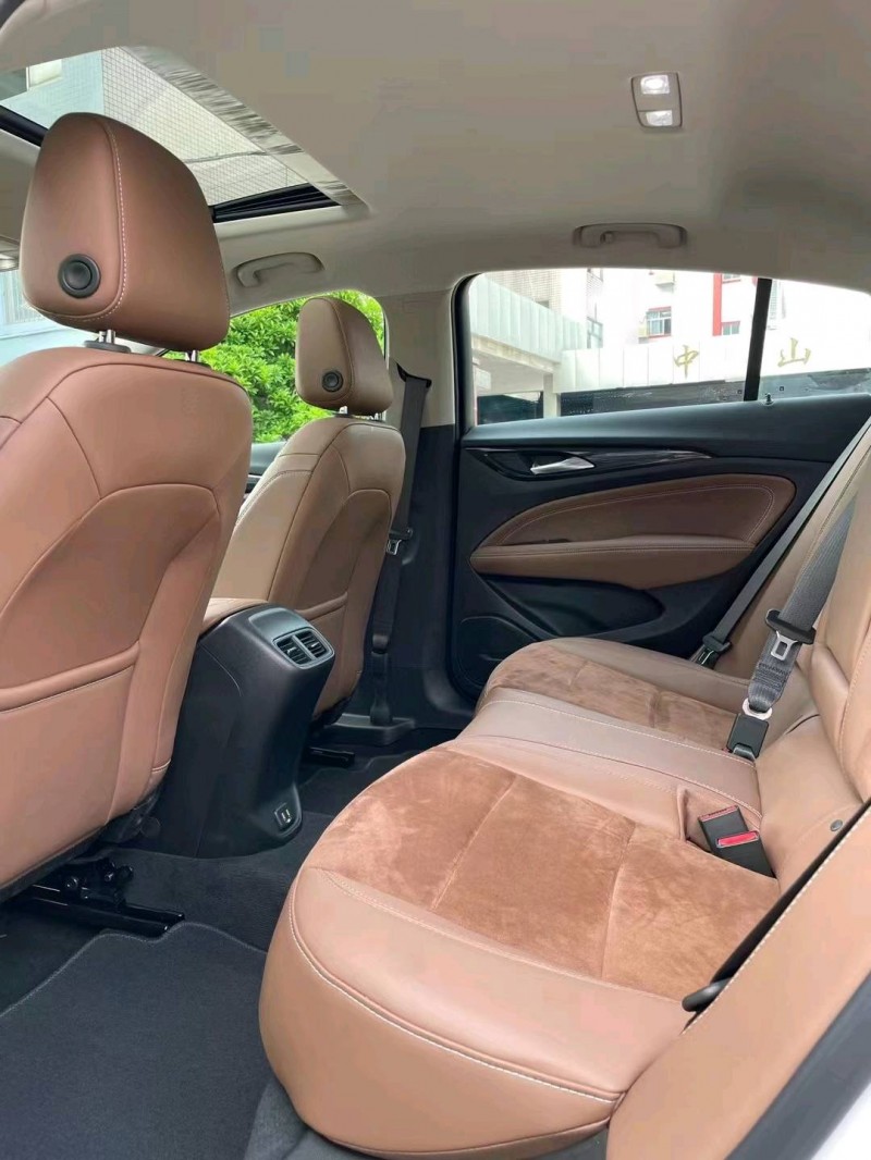 中山22年别克君威7