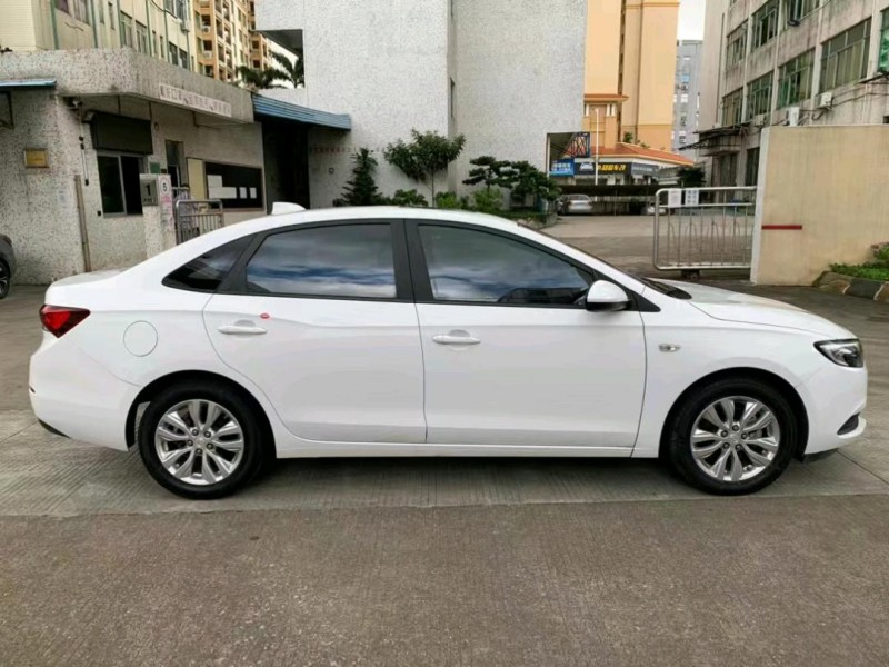 中山19年别克英朗2