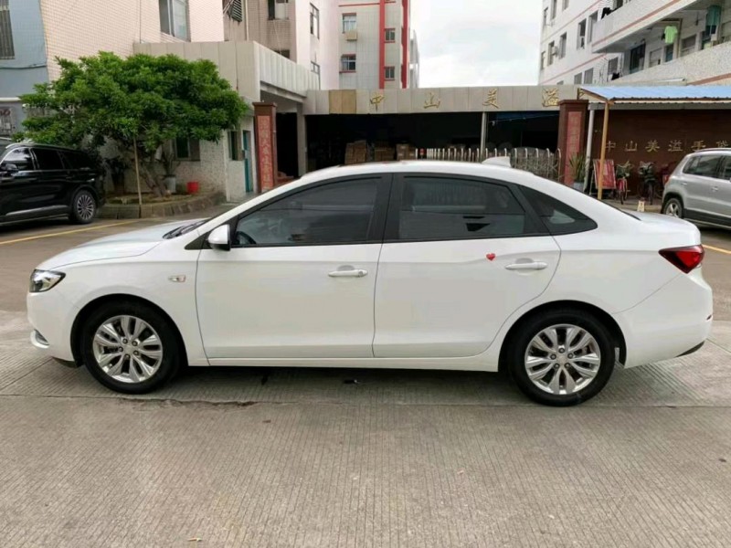 中山19年别克英朗3