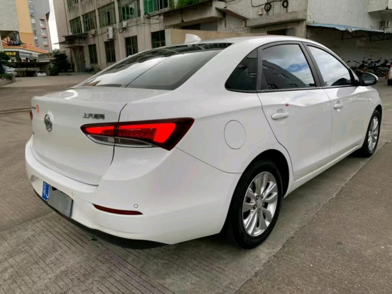 中山19年别克英朗5