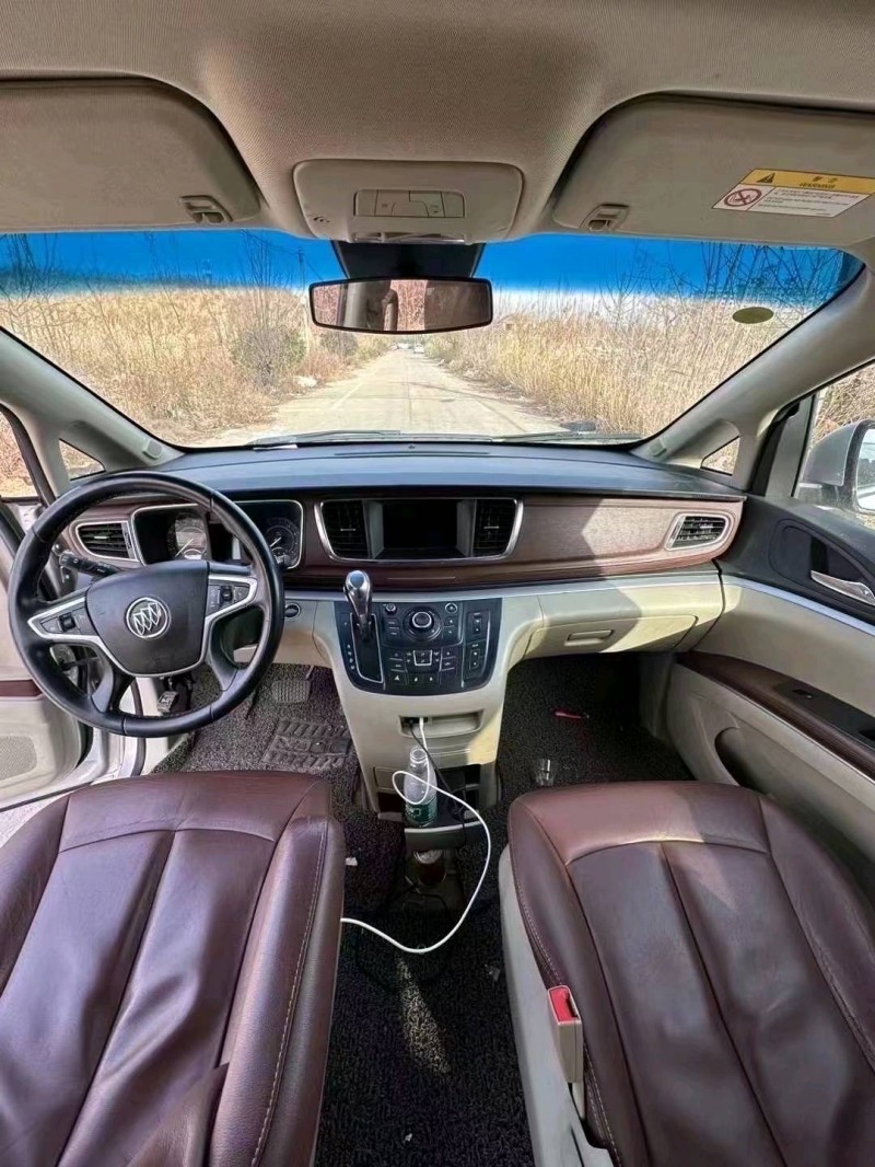 枣庄17年别克GL82