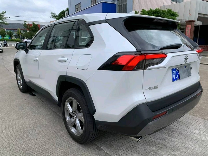 中山22年丰田RAV46