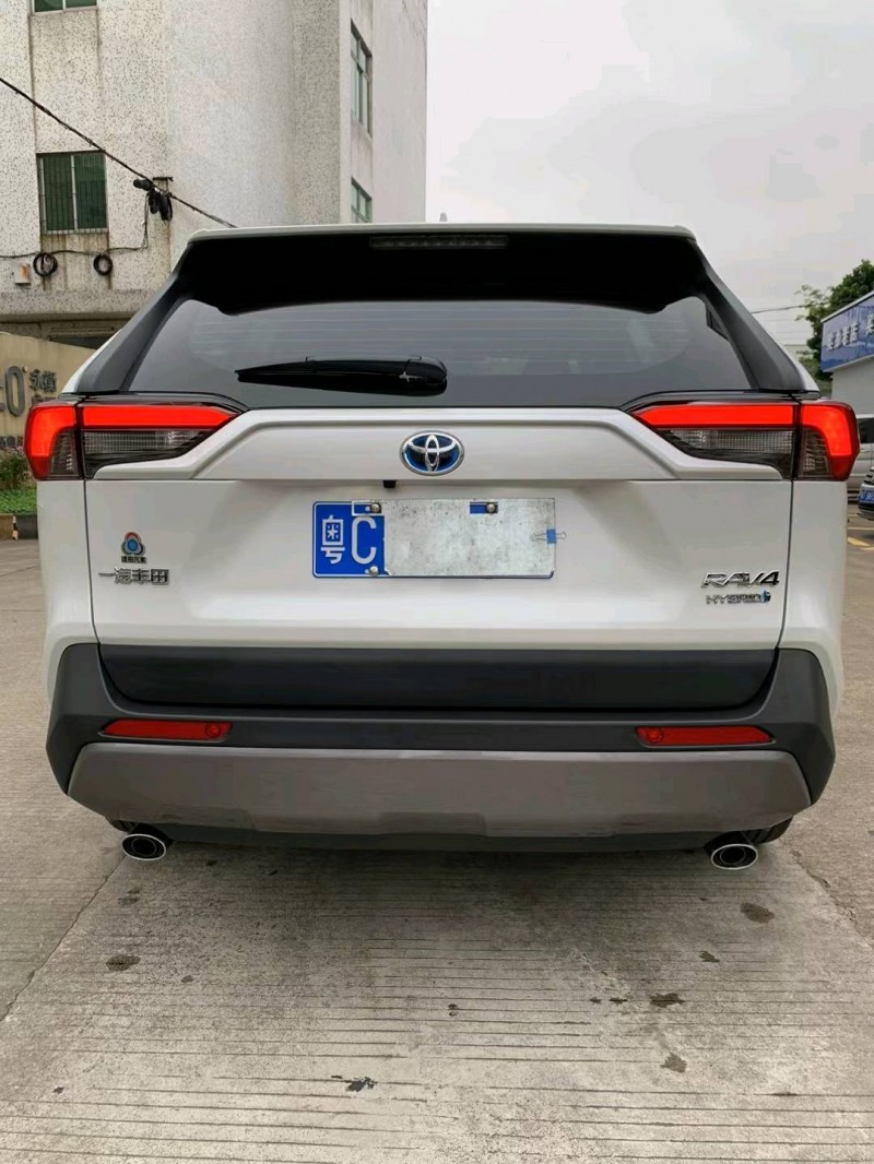 中山22年丰田RAV44
