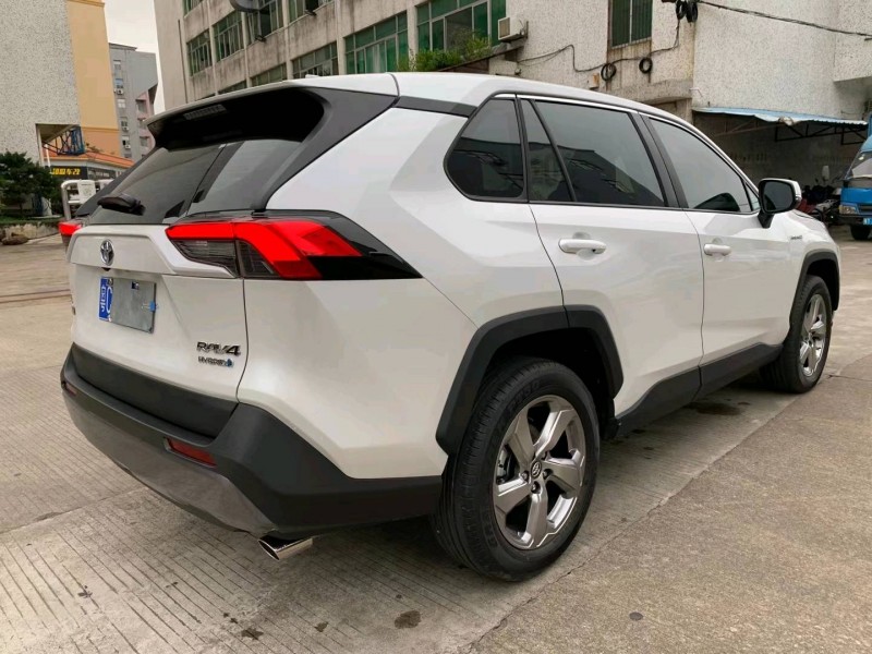 中山22年丰田RAV45