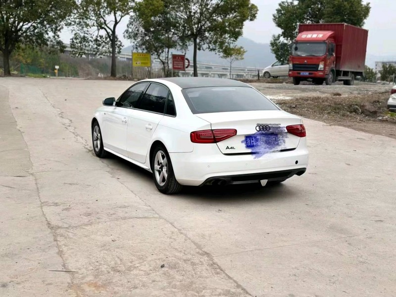 北京13年奥迪A4L8