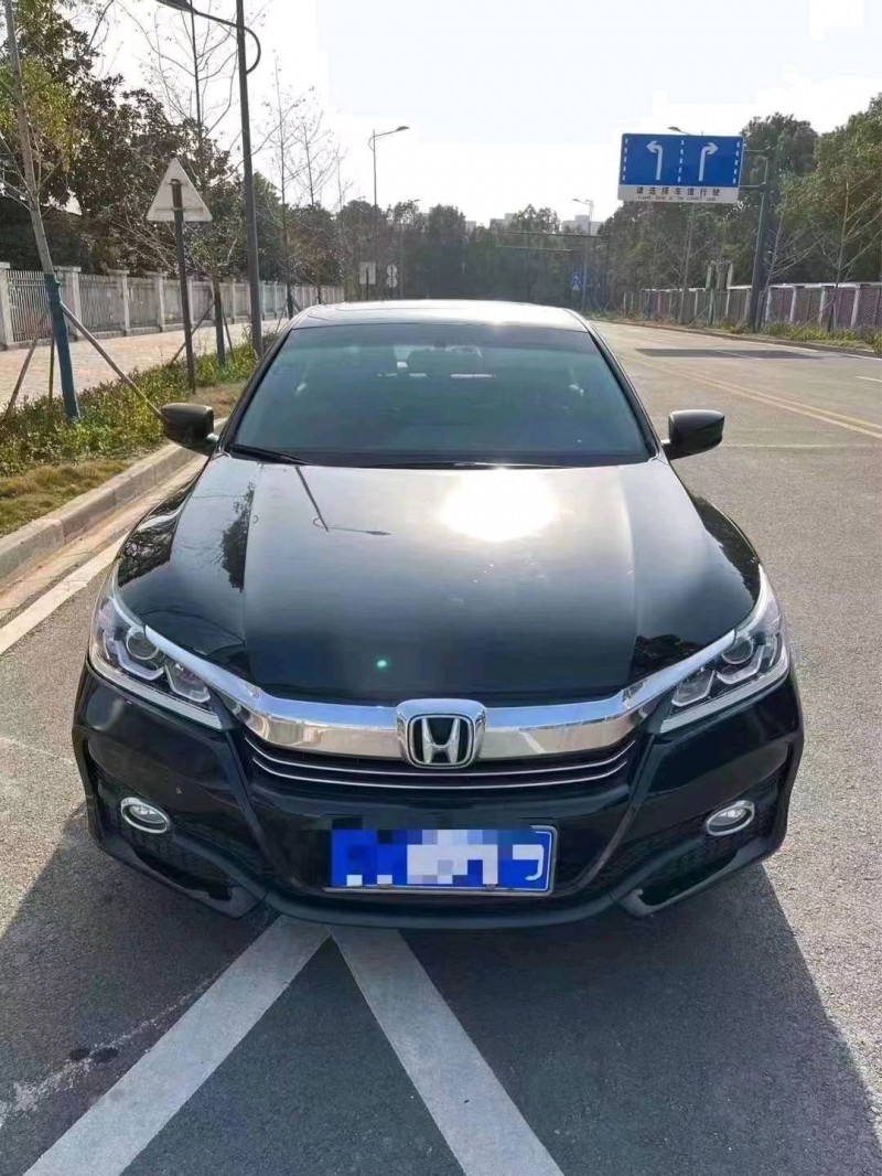 宜昌17年本田雅阁1