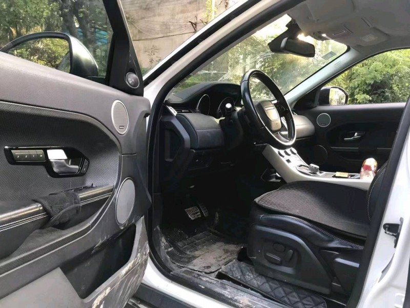 广州14年路虎极光6