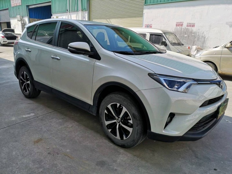 广州19年丰田RAV4荣放3