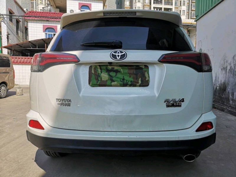 广州19年丰田RAV4荣放9