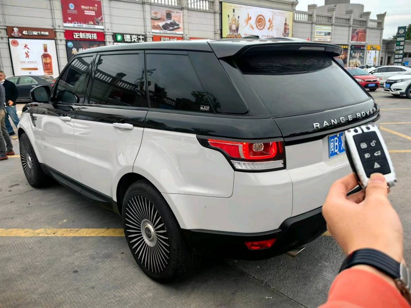 广州14年路虎揽胜运动3