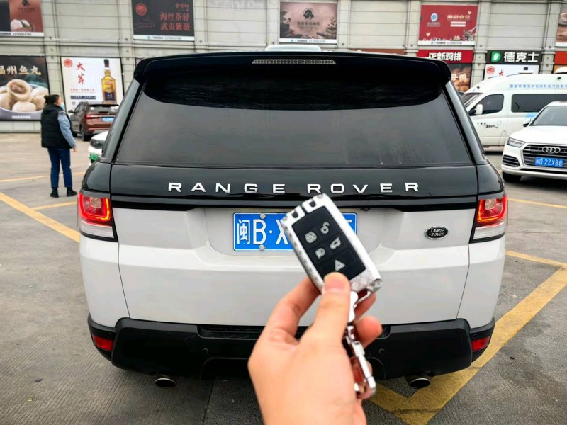 广州14年路虎揽胜运动9