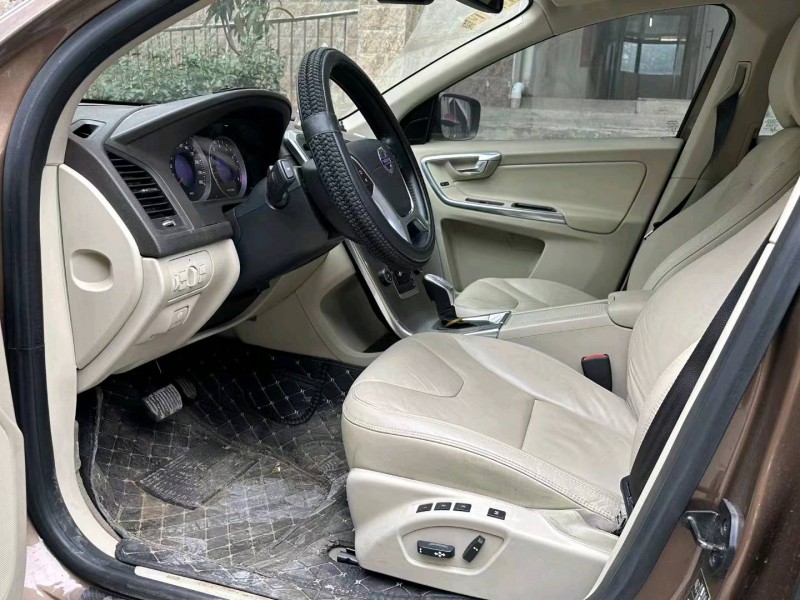 枣庄13年沃尔沃XC601