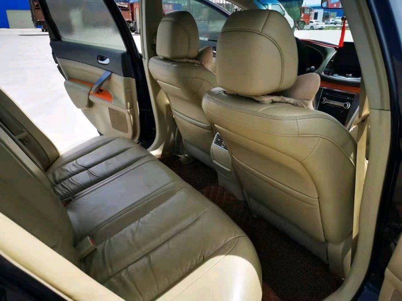 宜昌12年日产天籁5