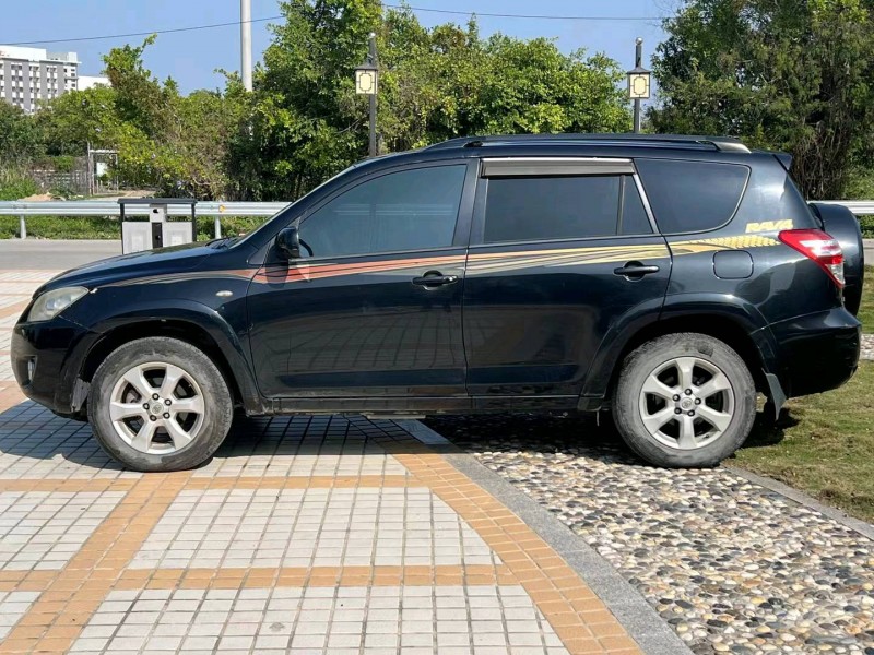 广州10年丰田RAV4荣放3