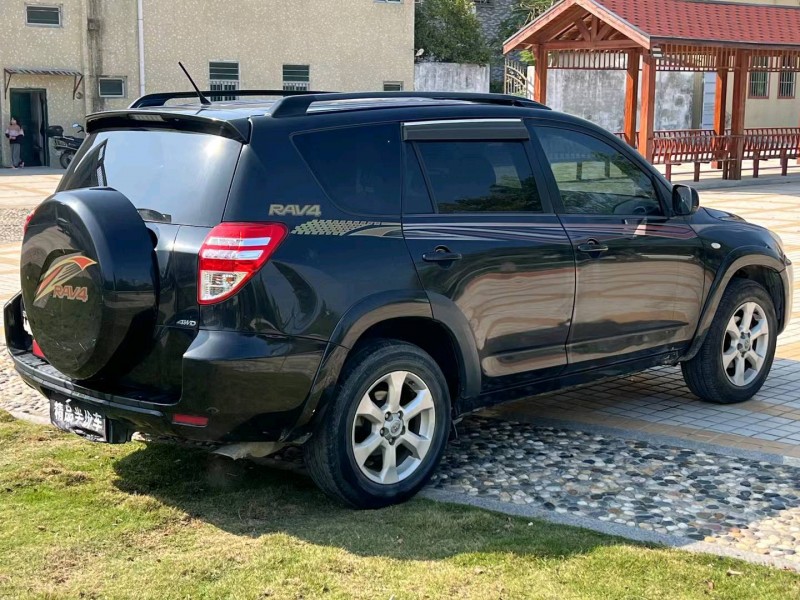 广州10年丰田RAV4荣放8