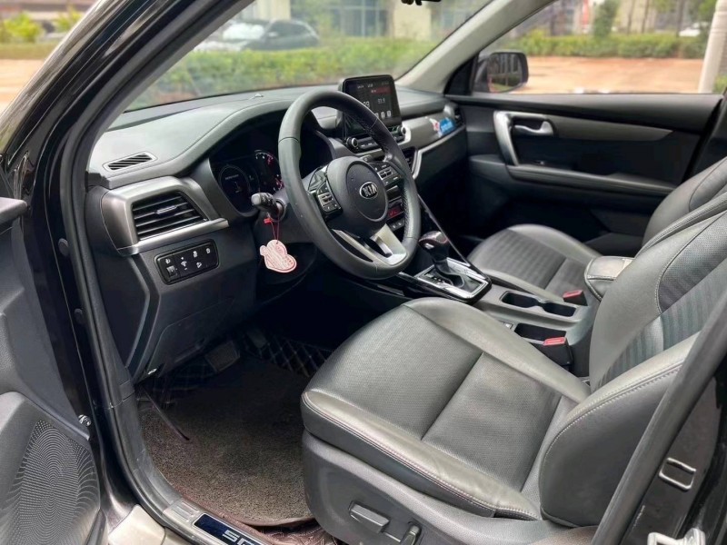 济南19年起亚智跑3