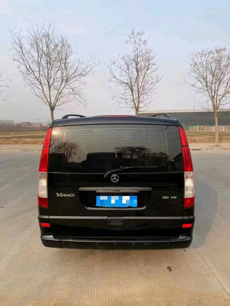 邢台14年奔驰唯雅诺4