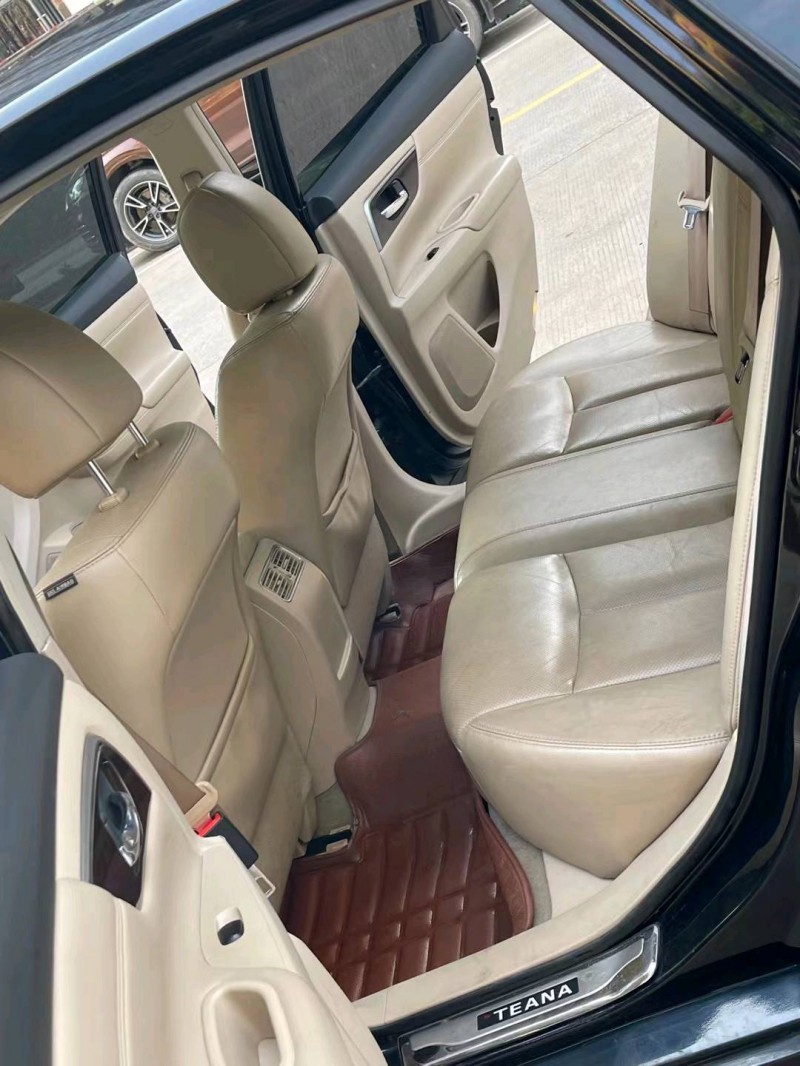 宜昌15年日产天籁8