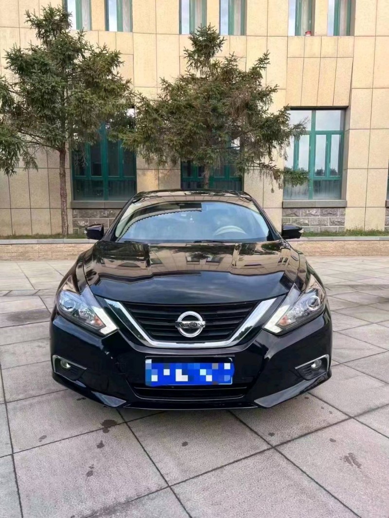 北京18年日产天籁8