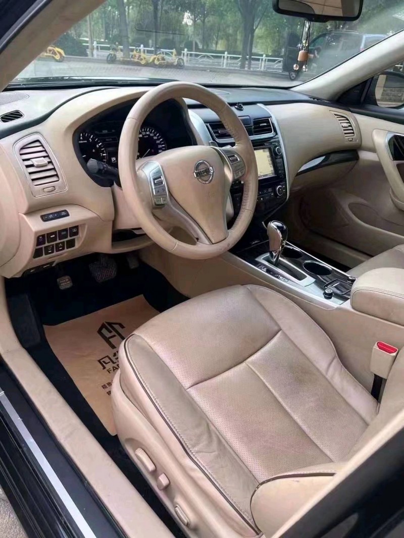 北京18年日产天籁4