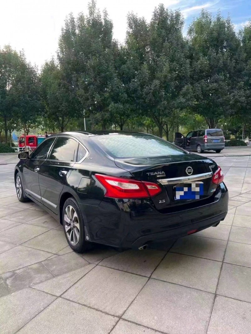 北京18年日产天籁1