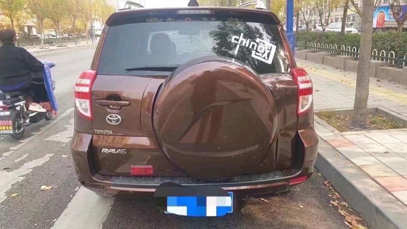 北京12年丰田RAV45