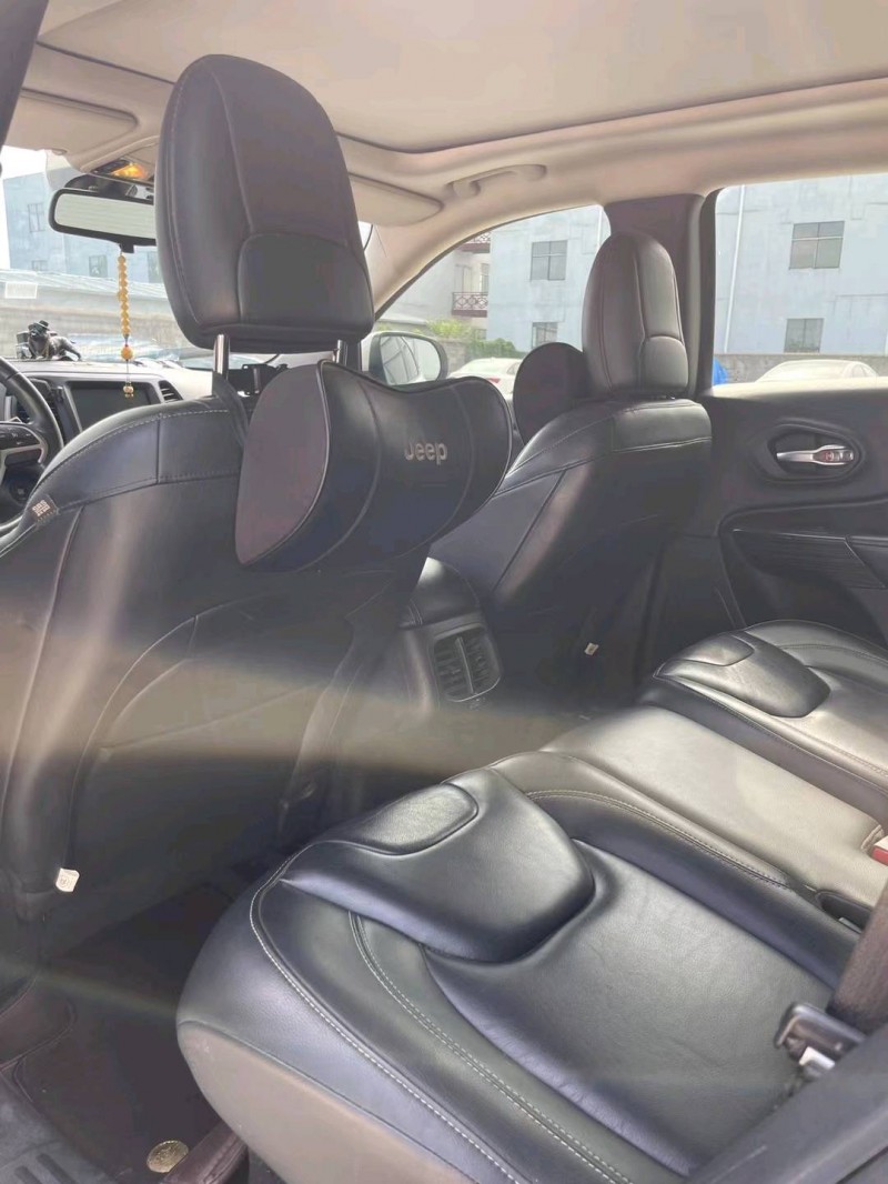 宿迁19年Jeep自由光5
