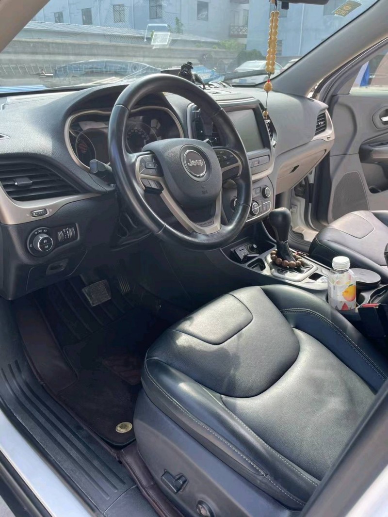 宿迁19年Jeep自由光6