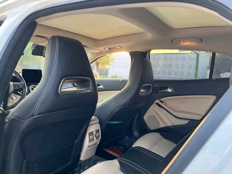 徐州18年奔驰GLA3