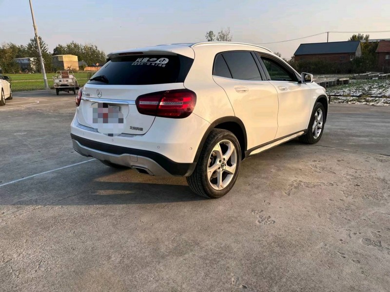 徐州18年奔驰GLA2