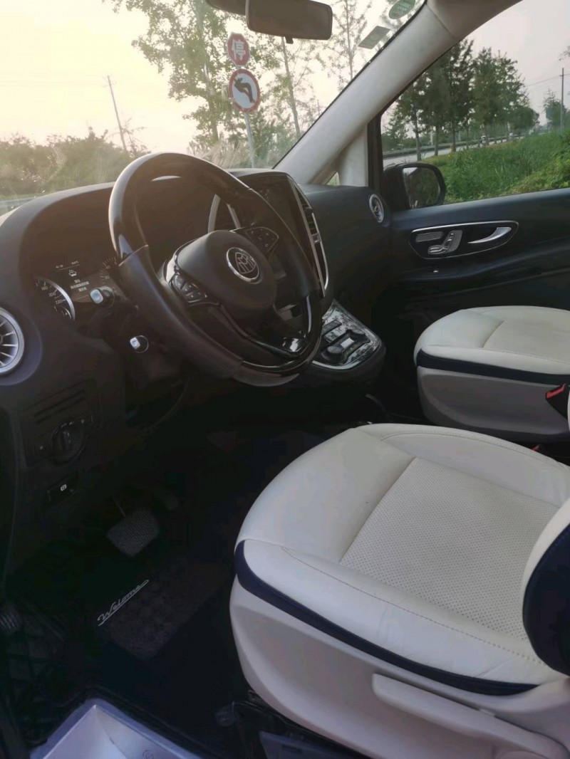 徐州16年奔驰威霆4