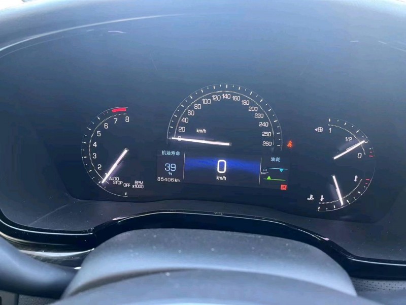 保定19年凯迪拉克XT56